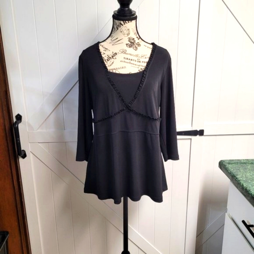 Studio 1940 Size 14/16W Black Polyester-Spandex Top & Red Cube Necklace